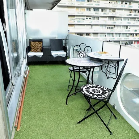 With Balcony, La Defense - Paris Apartamento *