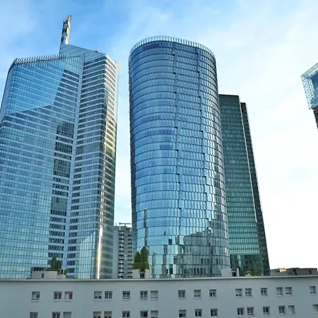 With Balcony, La Defense - Paris Apartamento Courbevoie