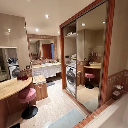 Apartamento With Balcony, La Defense - Paris Courbevoie